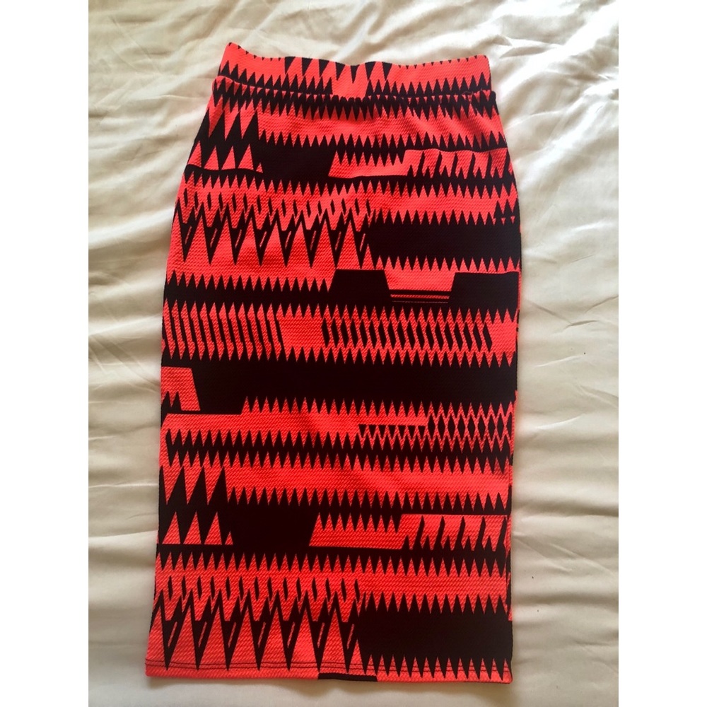 NWT coral and black stretchy tribal print skirt